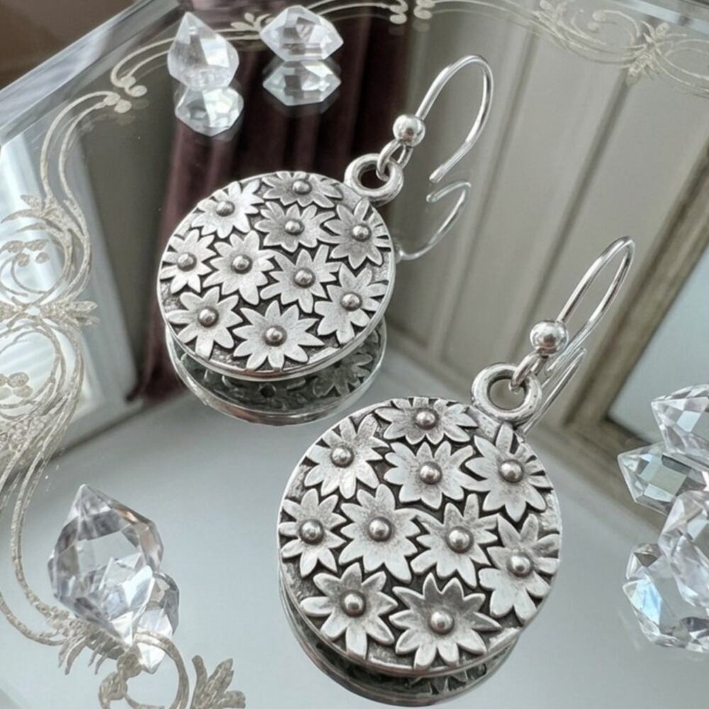 Floral Relief Round Plate Drop Earrings Bohemian Style Flower Fashion Earrings
